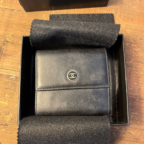 CHANEL Compact Trifold Wallet - Picture 4 of 13